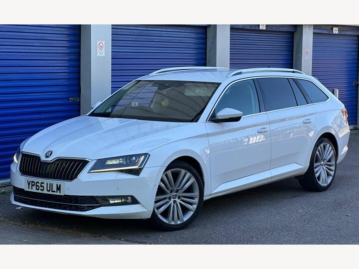 Skoda Superb 2.0 TDI SE L Executive DSG Auto 6Spd Euro 6 (s/s) 5dr Skoda Superb 2.0 TDI SE L Executive DSG Auto 6Spd Euro 6 (s/s) 5dr
