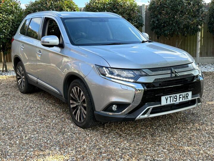 Mitsubishi OUTLANDER 2.0 MIVEC 4 CVT 4WD Euro 6 (s/s) 5dr