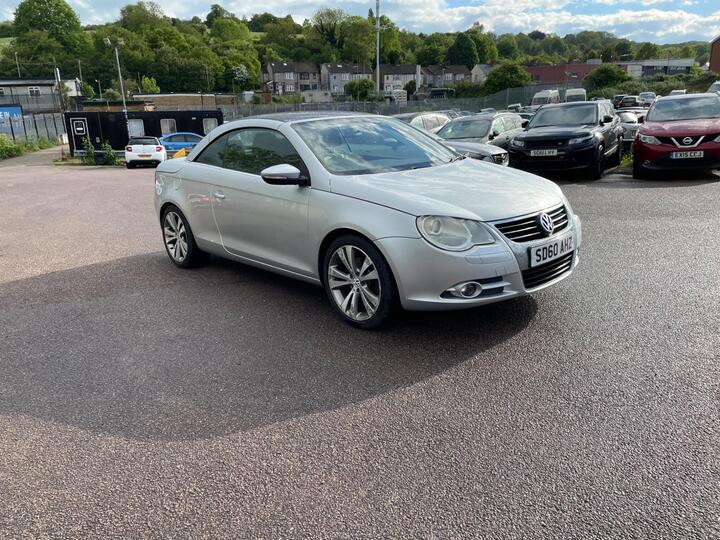Volkswagen Eos 2.0 TDI CR Sport Cabriolet DSG Euro 5 2dr Volkswagen Eos 2.0 TDI CR Sport Cabriolet DSG Euro 5 2dr