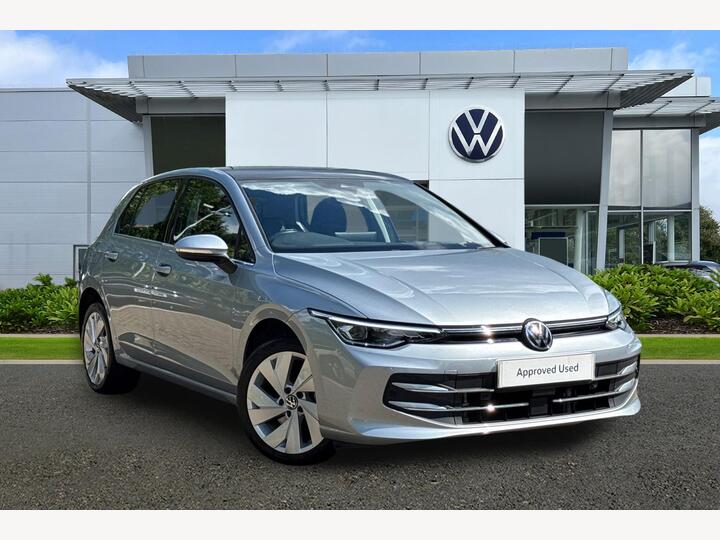 Volkswagen Golf 1.5 TSI EHybrid 19.7kWh Style DSG Euro 6 (s/s) 5dr Volkswagen Golf 1.5 TSI EHybrid 19.7kWh Style DSG Euro 6 (s/s) 5dr