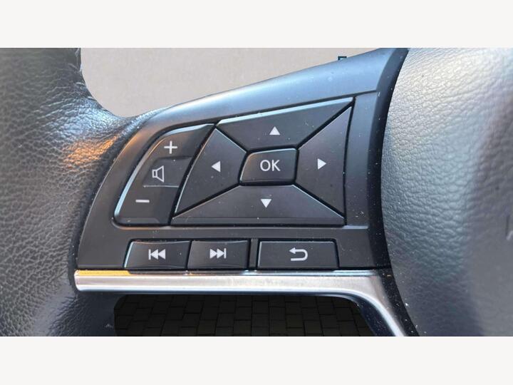 Nissan Juke Hatchback 1.0 DIG-T Tekna DCT Auto Euro 6 (s/s) 5dr