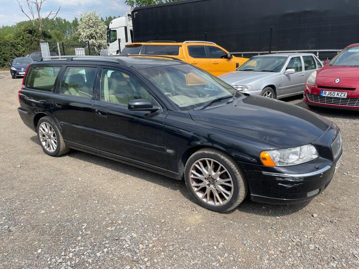 Volvo V70 2.4 SE 5dr