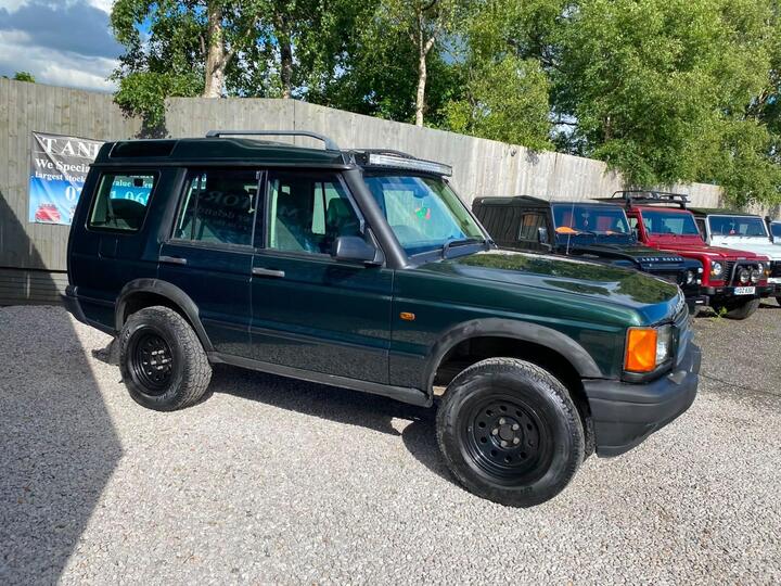 Land Rover Discovery 2.5 TD5 ES Station Wagon 5dr (7 Seats) Land Rover Discovery 2.5 TD5 ES Station Wagon 5dr (7 Seats)