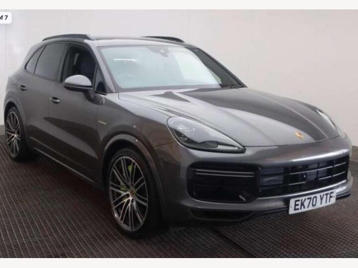 Porsche Cayenne 4.0 V8 E-Hybrid 17.9kWh Turbo S TiptronicS 4WD Euro 6 (s/s) 5dr Porsche Cayenne 4.0 V8 E-Hybrid 17.9kWh Turbo S TiptronicS 4WD Euro 6 (s/s) 5dr