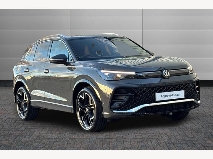 Volkswagen Tiguan 1.5 ETSI MHEV R-Line DSG Euro 6 (s/s) 5dr Volkswagen Tiguan 1.5 ETSI MHEV R-Line DSG Euro 6 (s/s) 5dr