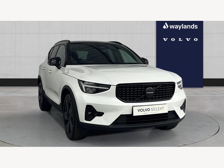 Volvo XC40 2.0 B3 MHEV Plus Black Edition DCT Auto Euro 6 (s/s) 5dr