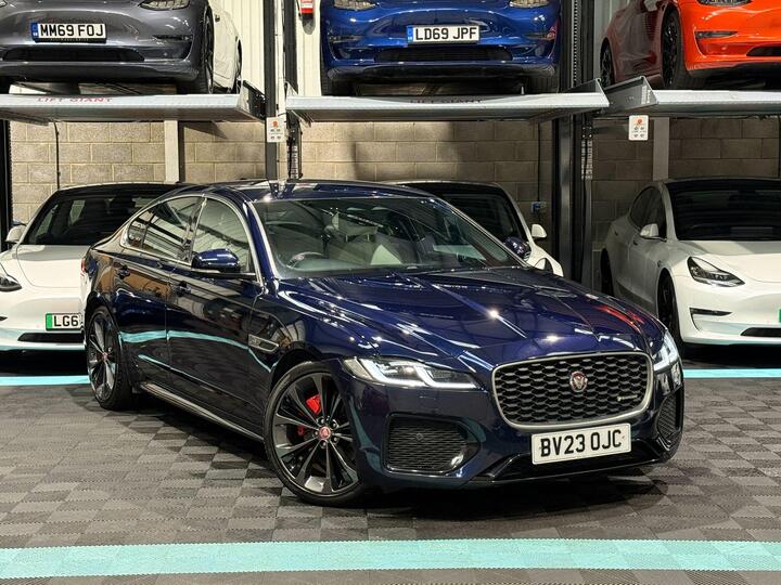 Jaguar XF 2.0 D200 MHEV R-Dynamic SE Auto Euro 6 (s/s) 4dr