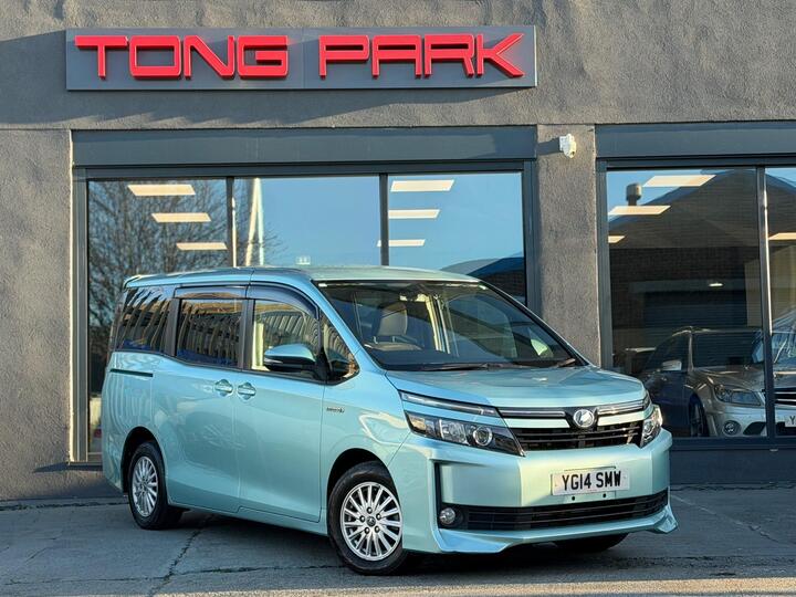 Toyota Voxy Noah 1.8 VVT-h Hybrid Auto 7 Seats ULEZ