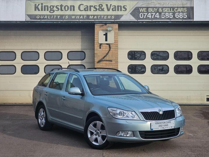 Skoda Octavia 1.4 TSI Elegance DSG Euro 5 5dr Skoda Octavia 1.4 TSI Elegance DSG Euro 5 5dr