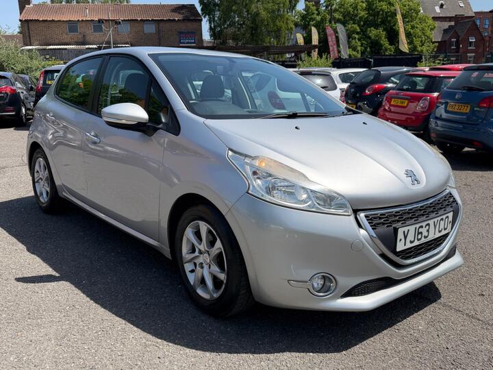 Peugeot 208 1.4 HDi Active Euro 5 5dr Peugeot 208 1.4 HDi Active Euro 5 5dr