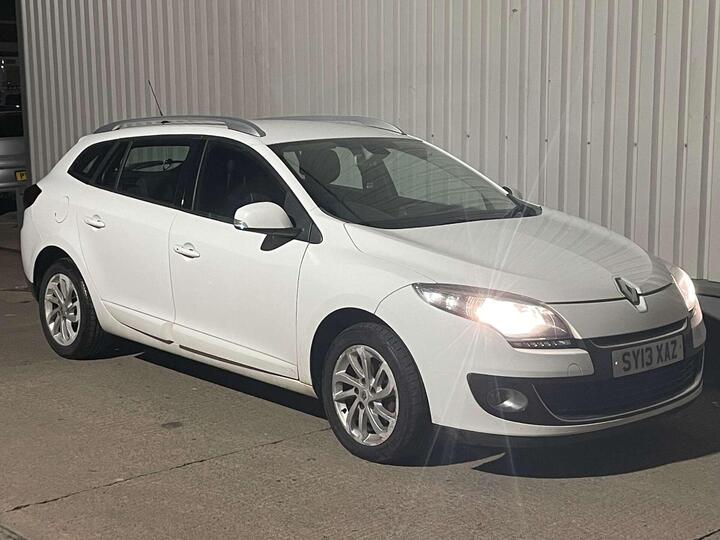 Renault MEGANE 1.5 DCi Dynamique TomTom Sport Tourer Euro 5 (s/s) 5dr Renault MEGANE 1.5 DCi Dynamique TomTom Sport Tourer Euro 5 (s/s) 5dr