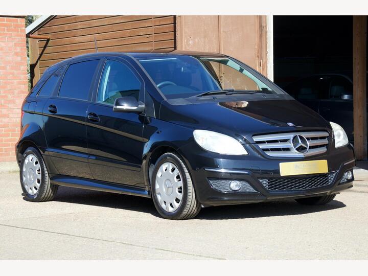 Mercedes-Benz B Class 1.7 B180 SE CVT 5dr Mercedes-Benz B Class 1.7 B180 SE CVT 5dr