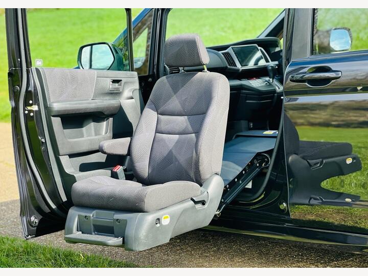 Honda Stepwagon 2.0 SPADA,FRONT DISABLE SEAT, 8 SEATER