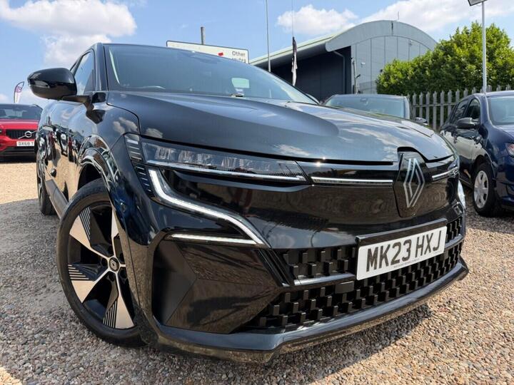 Renault MEGANE E-TECH 60kWh Equilibre Auto 5dr (optimum Charge)