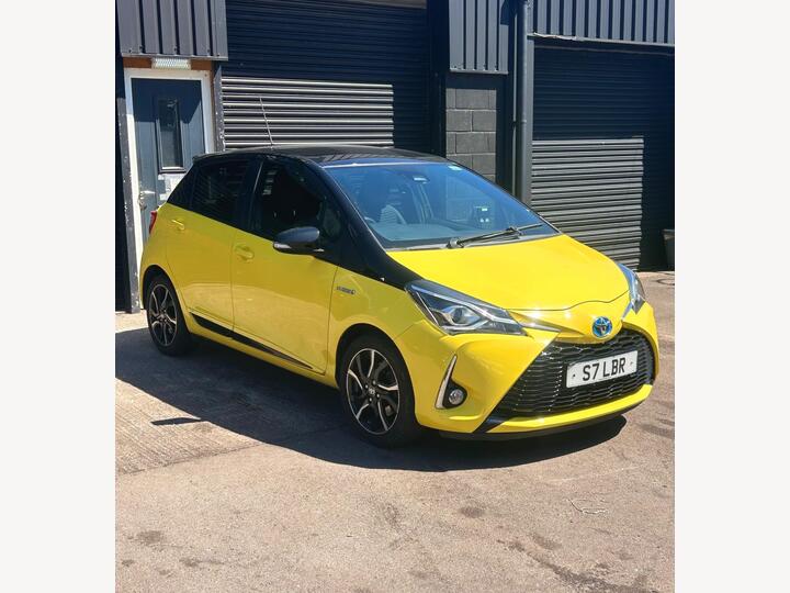 Toyota Yaris 1.5 VVT-h Yellow Bi-Tone Limited Edition E-CVT Euro 6 (s/s) 5dr