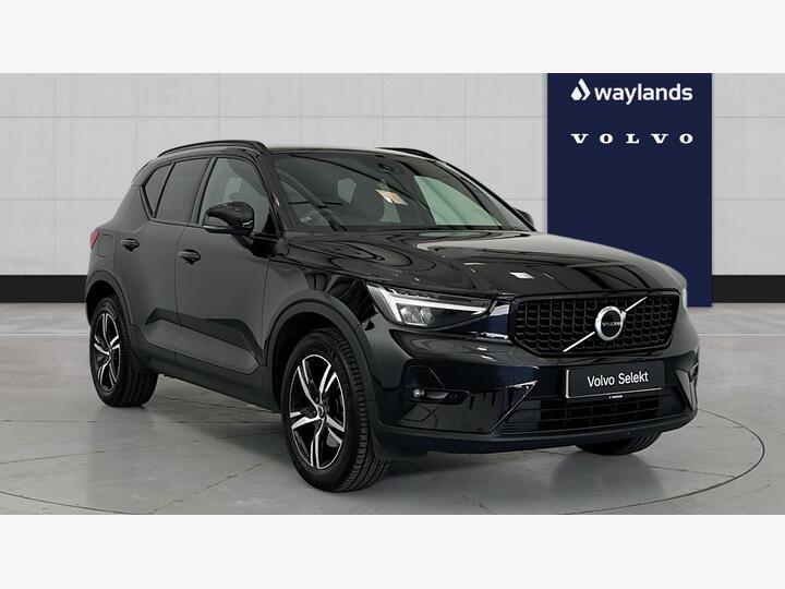 Volvo XC40 2.0 B3 MHEV Plus Dark DCT Auto Euro 6 (s/s) 5dr