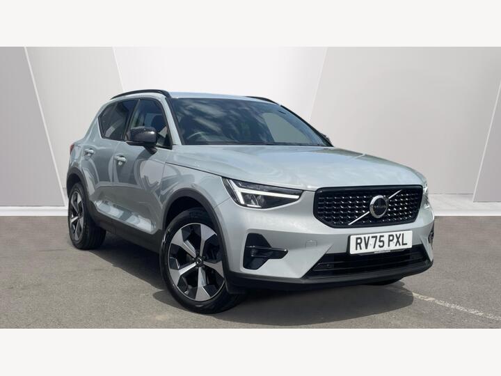 Volvo XC40 2.0 B4 MHEV Plus Dark DCT Auto Euro 6 (s/s) 5dr