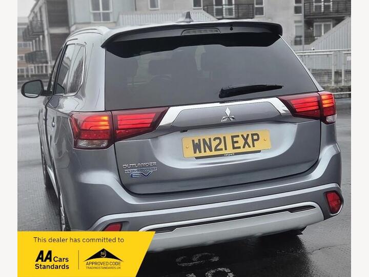 Mitsubishi Outlander 2.4h TwinMotor 13.8kWh Dynamic CVT 4WD Euro 6 (s/s) 5dr Mitsubishi Outlander 2.4h TwinMotor 13.8kWh Dynamic CVT 4WD Euro 6 (s/s) 5dr