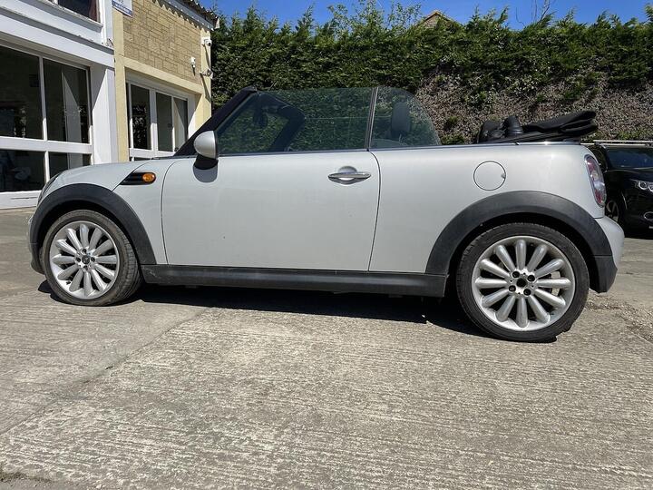 MINI Convertible 1.6 Cooper D Euro 5 (s/s) 2dr