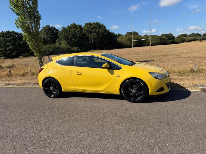 Vauxhall Astra GTC 2.0 CDTi SRi Euro 5 (s/s) 3dr