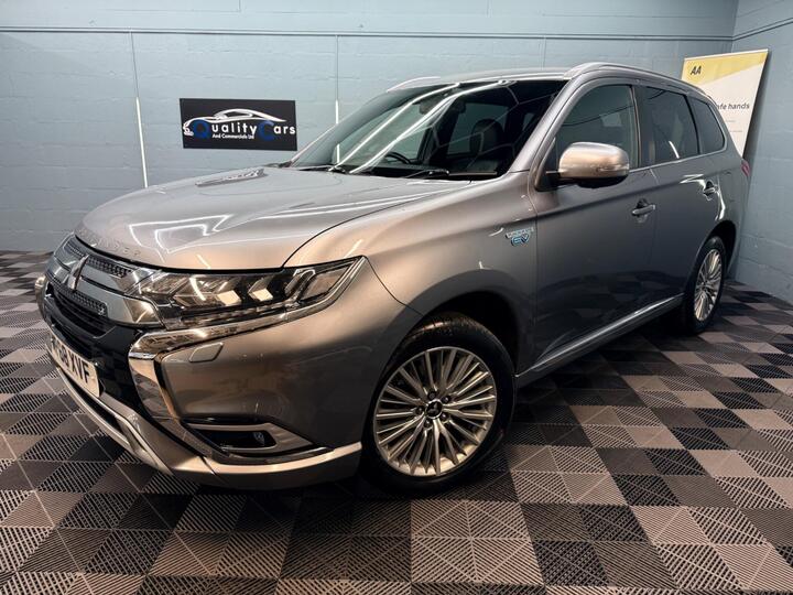 Mitsubishi Outlander 2.4h TwinMotor 13.8kWh 5h CVT 4WD Euro 6 (s/s) 5dr