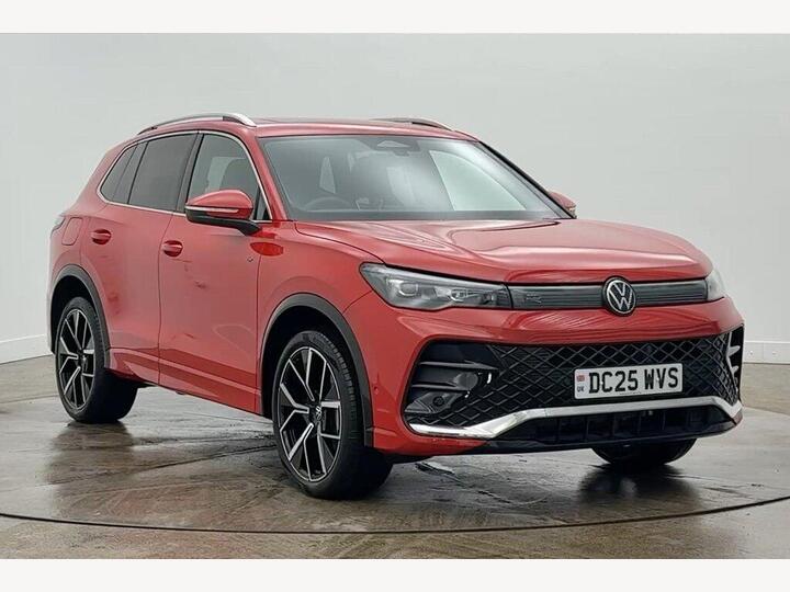 Volkswagen Tiguan 1.5 TSI EHybrid 19.7kWh R-Line DSG Euro 6 (s/s) 5dr Volkswagen Tiguan 1.5 TSI EHybrid 19.7kWh R-Line DSG Euro 6 (s/s) 5dr
