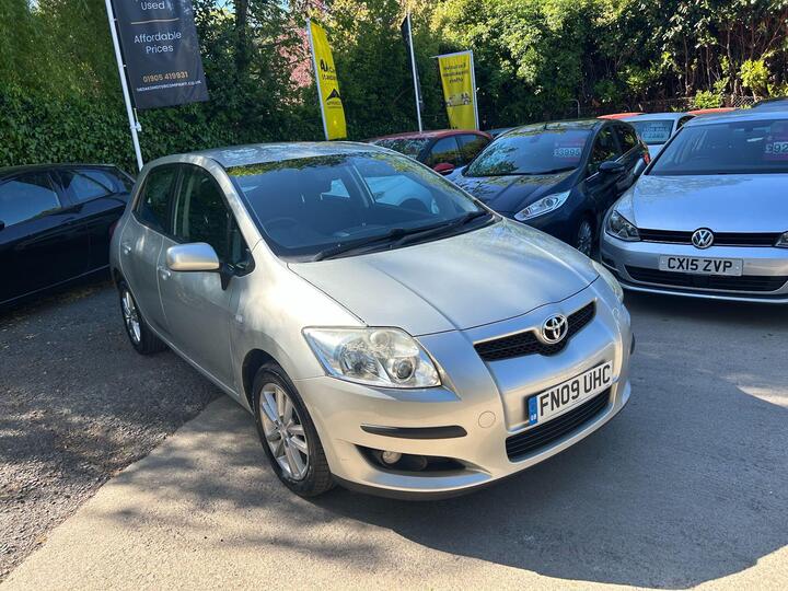 Toyota Auris 1.6 VVT-i TR 5dr Toyota Auris 1.6 VVT-i TR 5dr
