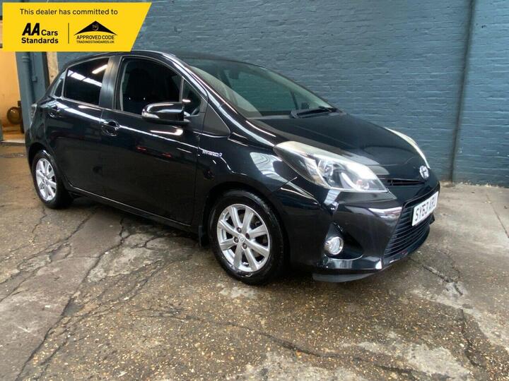 Toyota YARIS 1.5 VVT-h Icon Plus CVT Euro 5 5dr