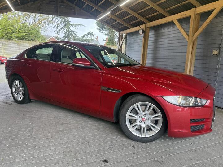 Jaguar XE 2.0i Prestige Auto Euro 6 (s/s) 4dr