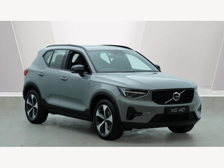 Volvo XC40 2.0 B3 MHEV Plus Dark DCT Auto Euro 6 (s/s) 5dr