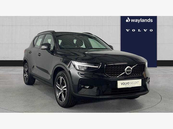 Volvo XC40 2.0 B3 MHEV Plus Dark DCT Auto Euro 6 (s/s) 5dr