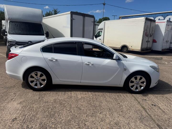 Vauxhall Insignia 2.0 CDTi EcoFLEX SRi Euro 5 5dr Vauxhall Insignia 2.0 CDTi EcoFLEX SRi Euro 5 5dr