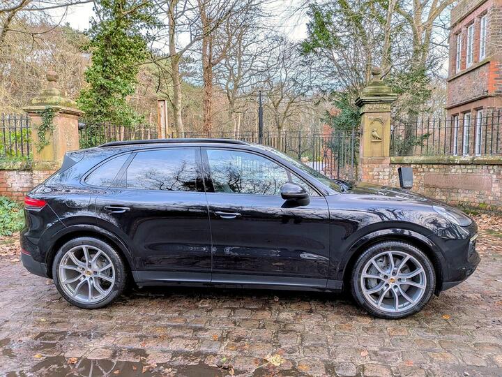 Porsche Cayenne 2.9T V6 S TiptronicS 4WD Euro 6 (s/s) 5dr Porsche Cayenne 2.9T V6 S TiptronicS 4WD Euro 6 (s/s) 5dr
