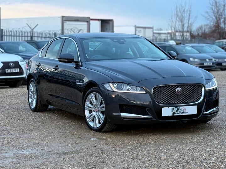 Jaguar XF 2.0d Portfolio Auto Euro 6 (s/s) 4dr