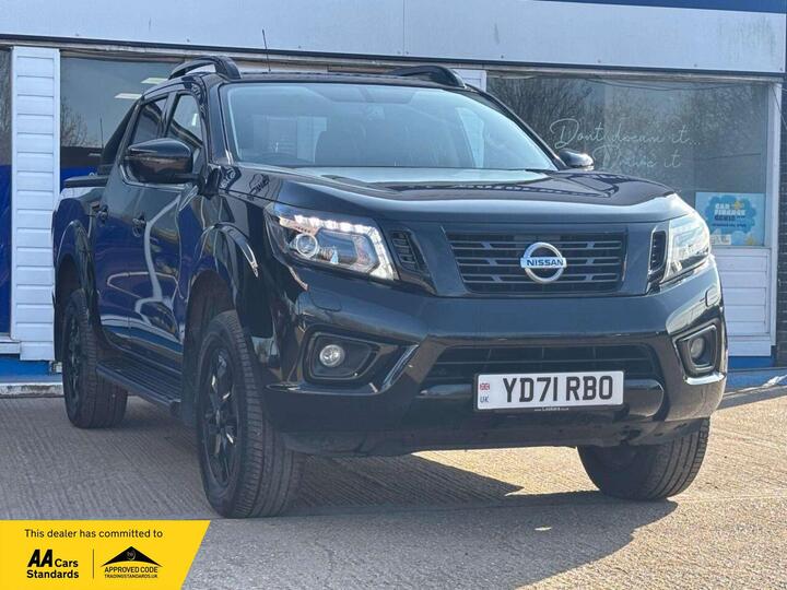 Nissan NAVARA 2.3 DCi N-Guard Auto 4WD Euro 6 4dr Nissan NAVARA 2.3 DCi N-Guard Auto 4WD Euro 6 4dr