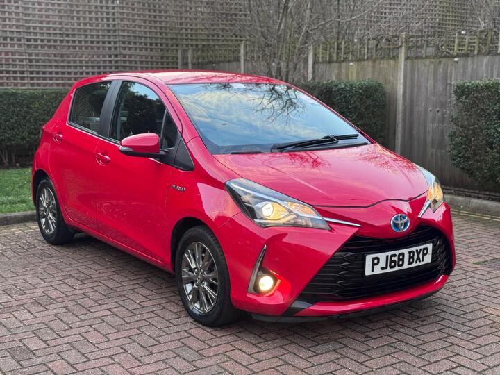 Toyota Yaris 1.5 VVT-h Icon Tech E-CVT Euro 6 (s/s) 5dr