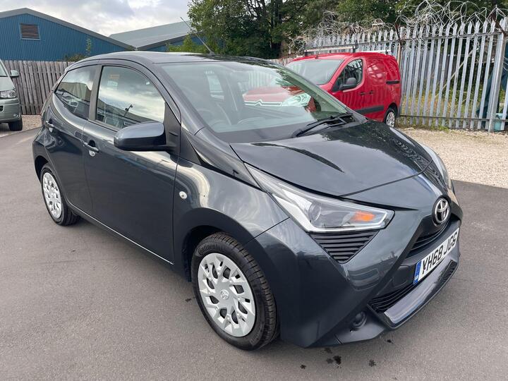 Toyota AYGO 1.0 VVT-i X-play Euro 6 5dr