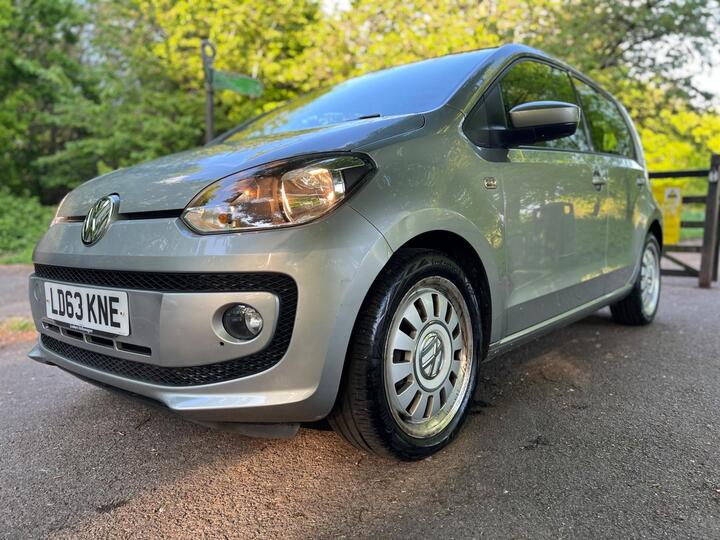 Volkswagen Up! 1.0 BlueMotion Tech High Up! Euro 5 (s/s) 5dr Volkswagen Up! 1.0 BlueMotion Tech High Up! Euro 5 (s/s) 5dr