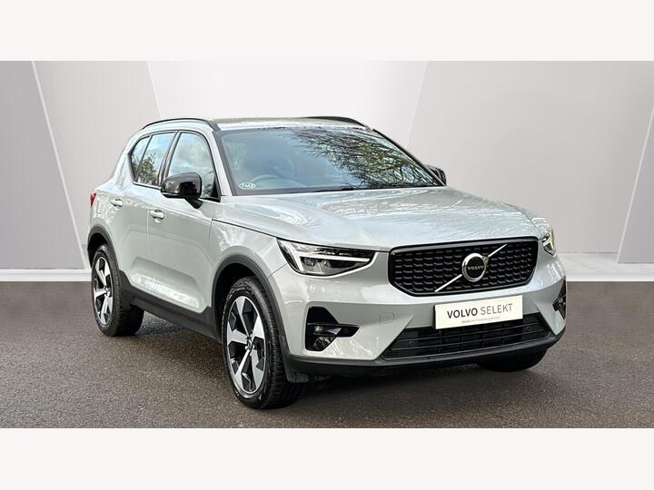 Volvo XC40 2.0 B4 MHEV Plus Dark DCT Auto Euro 6 (s/s) 5dr