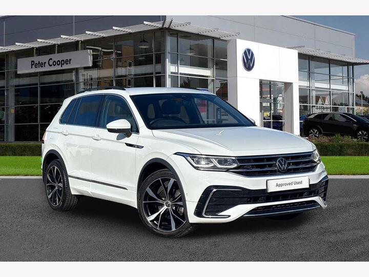 Volkswagen Tiguan 2.0 TDI R-Line DSG Euro 6 (s/s) 5dr Volkswagen Tiguan 2.0 TDI R-Line DSG Euro 6 (s/s) 5dr