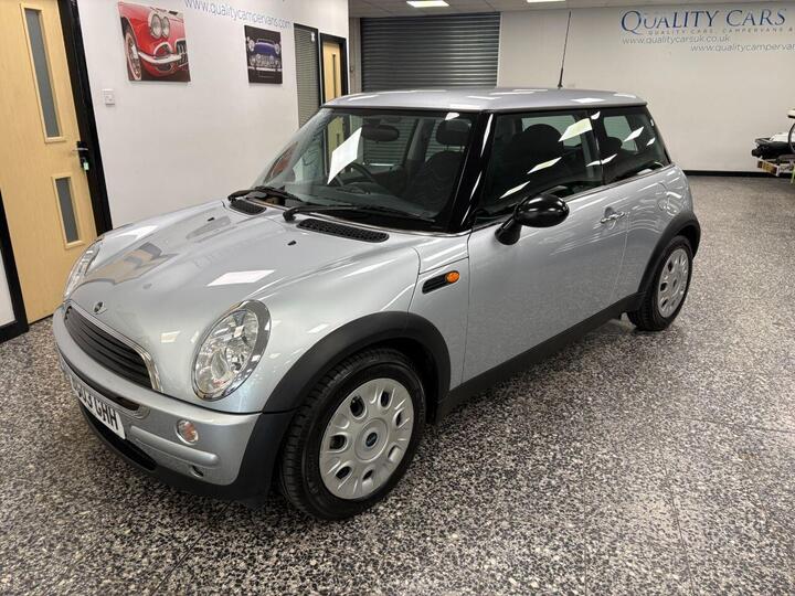 MINI HATCH 1.6 One CVT Euro 3 3dr