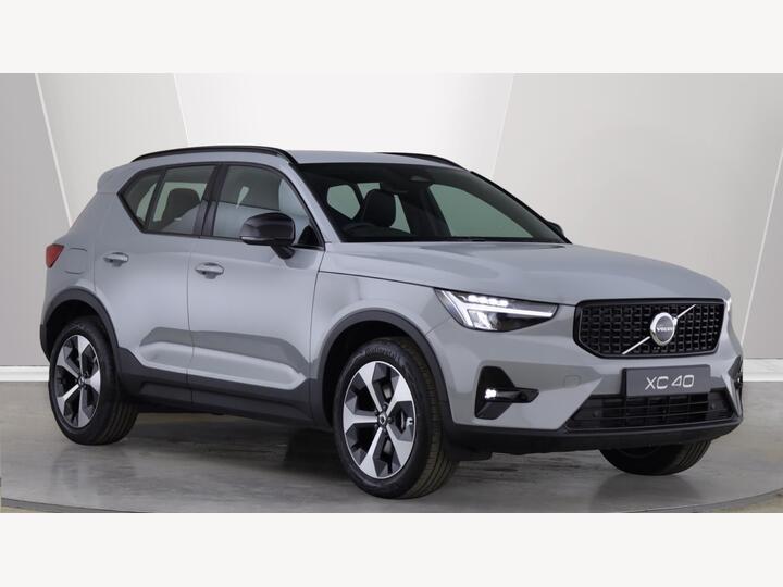 Volvo XC40 2.0 B4 MHEV Plus Dark DCT Auto Euro 6 (s/s) 5dr