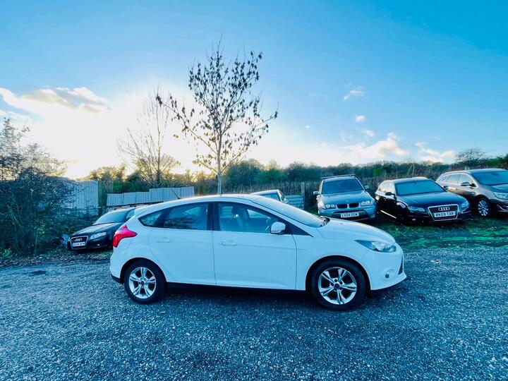 Ford Focus 1.0T EcoBoost Zetec Euro 5 (s/s) 5dr