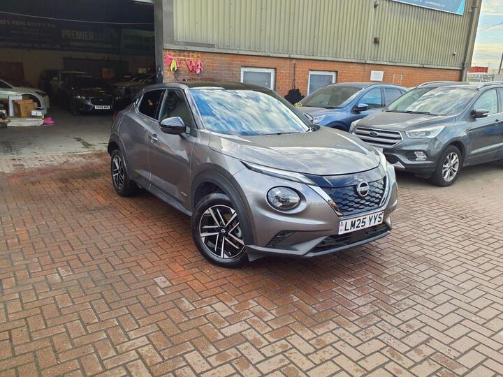 Nissan JUKE 1.6 N-Connecta Auto Euro 6 5dr