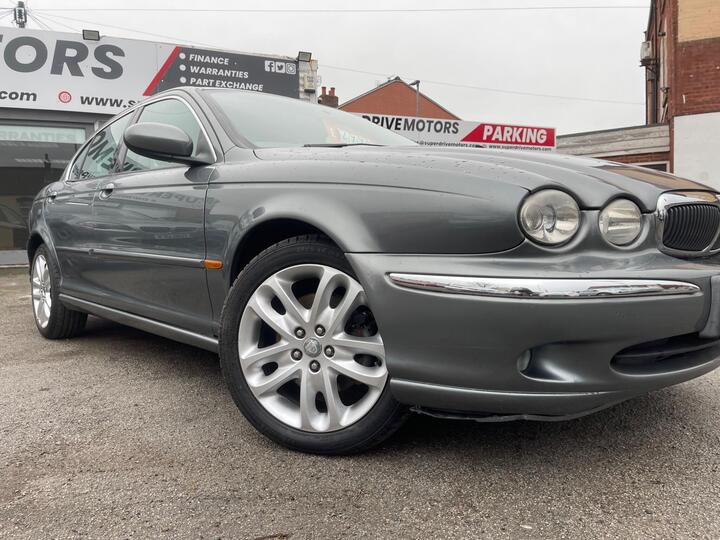 Jaguar X-Type 2.1 Classic 4dr Jaguar X-Type 2.1 Classic 4dr