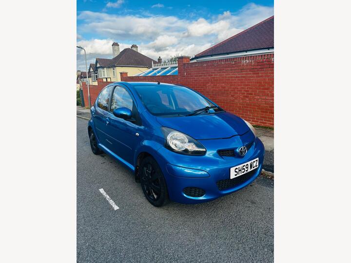Toyota AYGO 1.0 VVT-i Blue Euro 4 5dr Toyota AYGO 1.0 VVT-i Blue Euro 4 5dr