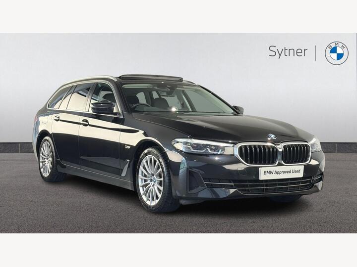 BMW 5 Series 2.0 530e 12kWh SE Touring Steptronic Euro 6 (s/s) 5dr BMW 5 Series 2.0 530e 12kWh SE Touring Steptronic Euro 6 (s/s) 5dr