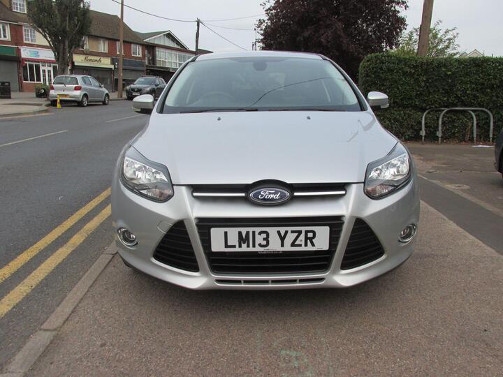 Ford Focus 1.0T EcoBoost Zetec Euro 5 (s/s) 5dr