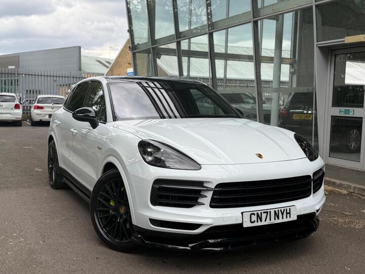 Porsche Cayenne 3.0 V6 E-Hybrid 17.9kWh TiptronicS 4WD Euro 6 (s/s) 5dr (3.6kW Charger)