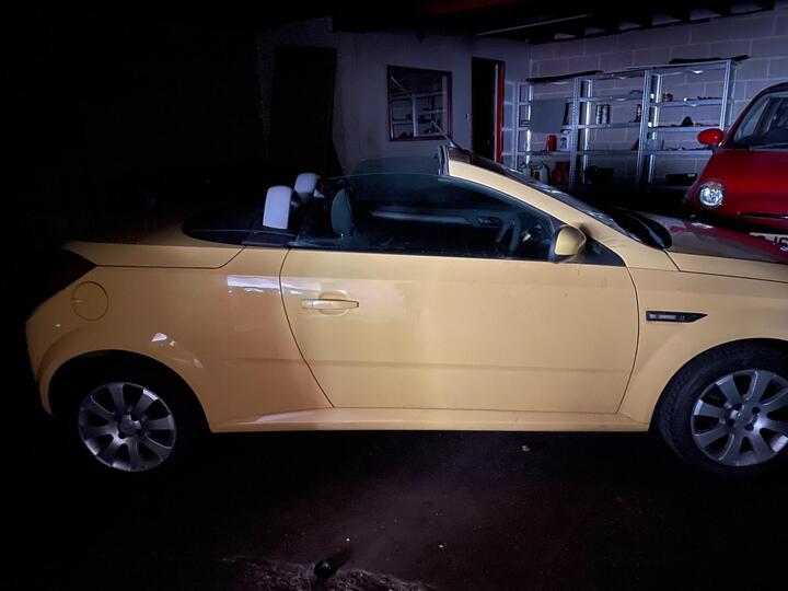 Vauxhall Tigra 1.4i 16v 2dr